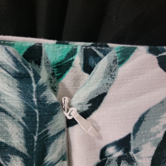 Green n white Eva Mendes Skirt Midi Length - Picture 5 of 8